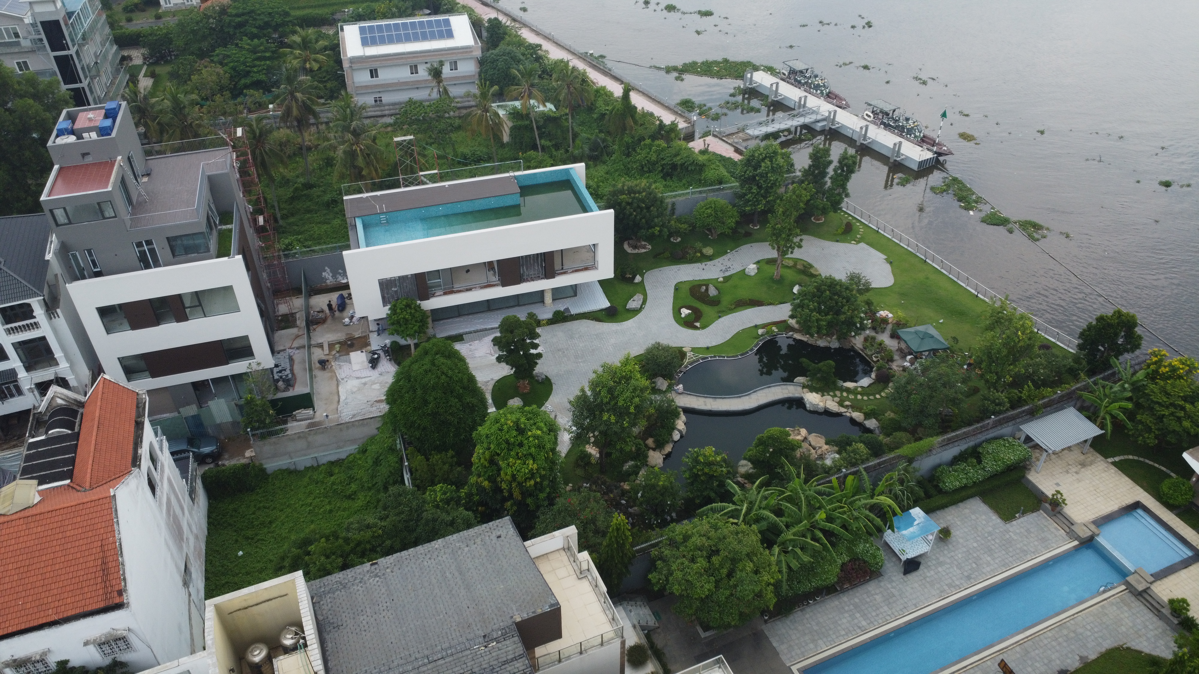 BIỆT THỰ SÂN VƯỜN - QUẬN 2